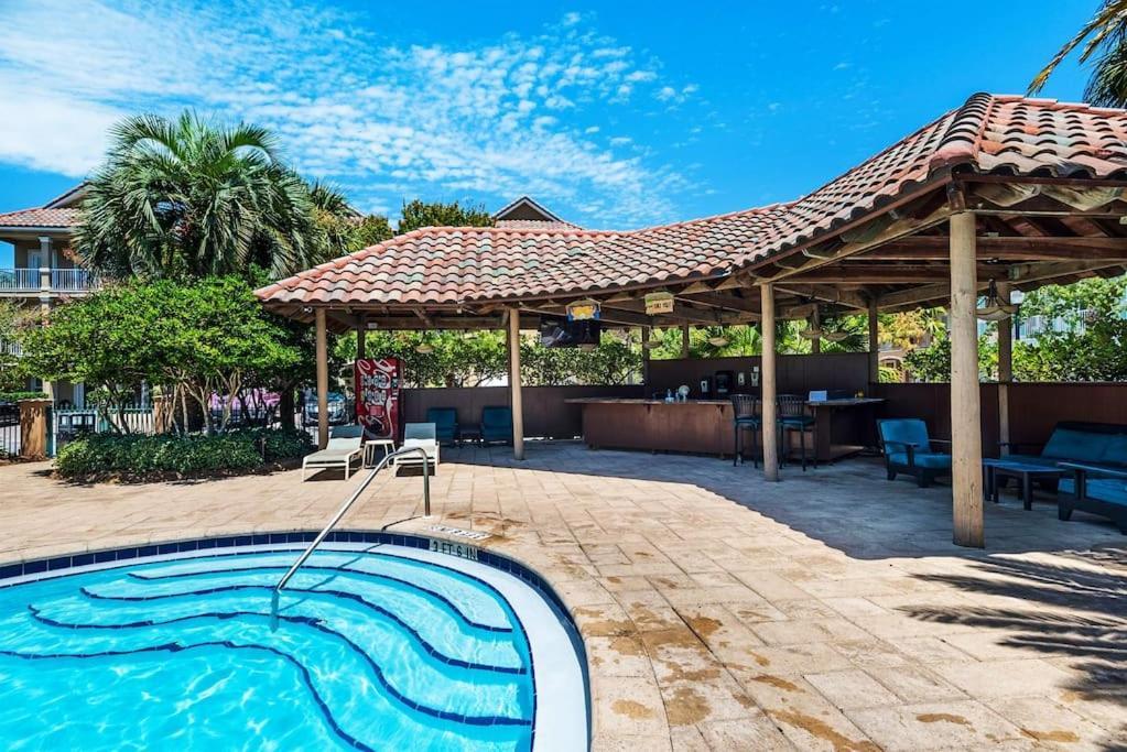Seas The Dream At The Villages Of Crystal *