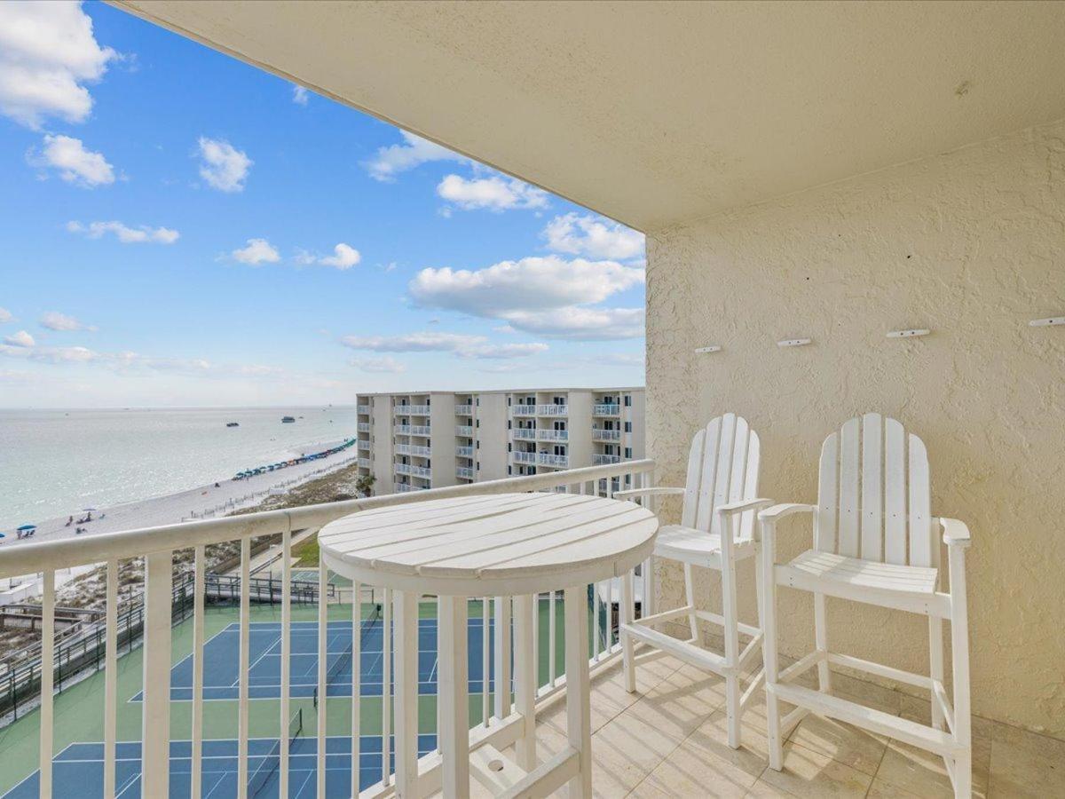 Surf And Racquet Unit 720 * Destin