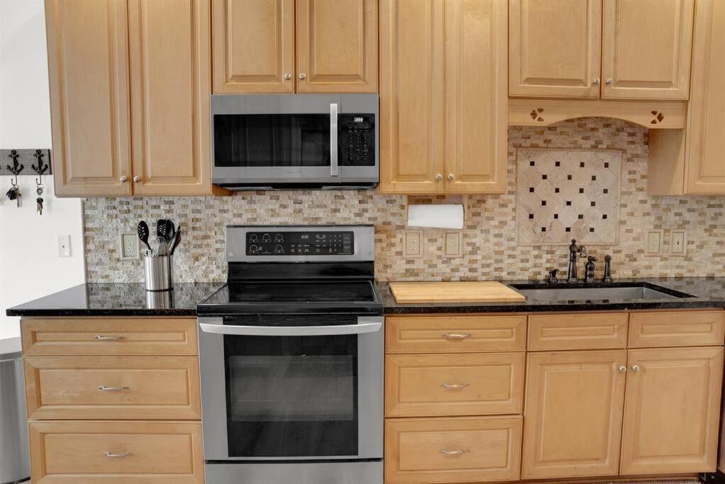 Holiday home Large House 4 Bedroom 3.5 Ba 130 To Pool