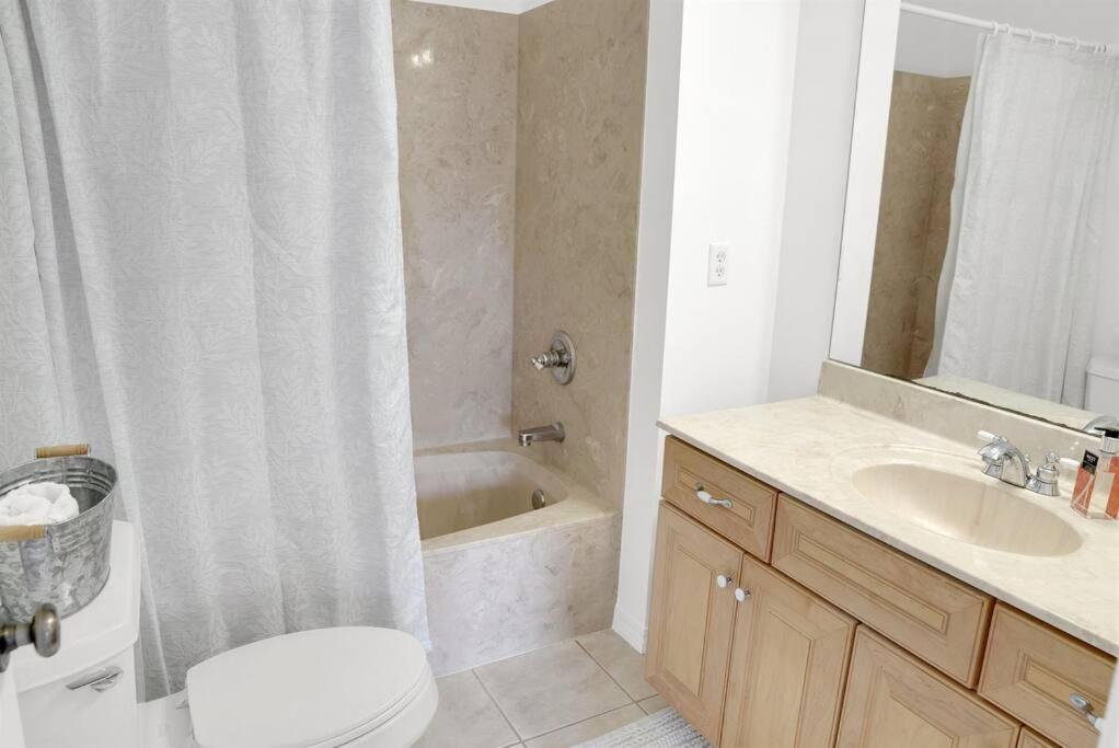 Holiday home Large House 4 Bedroom 3.5 Ba 130 To Pool Destin