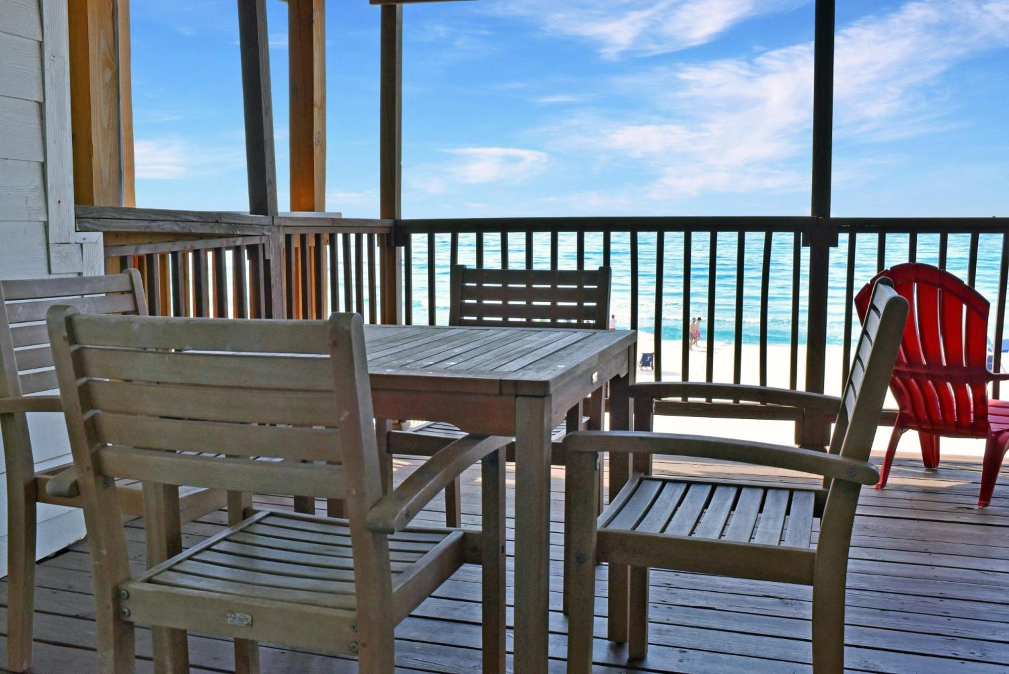 Apartment Grill Out With Private Beachfront Views! *
