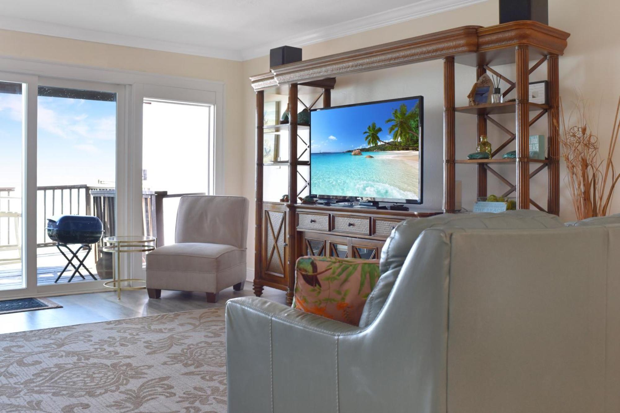 Grill Out With Private Beachfront Views! *