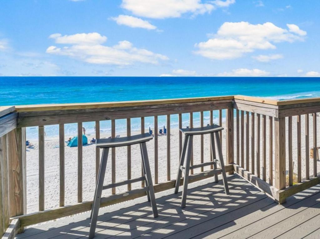 Apartment Grill Out With Private Beachfront Views! *