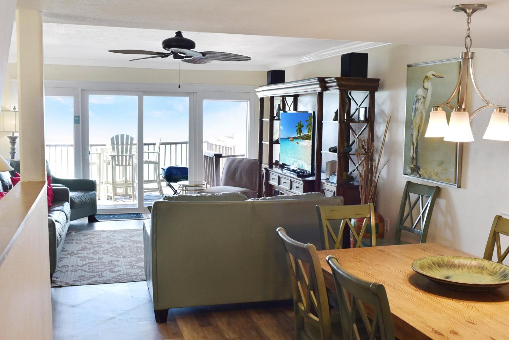 Apartment Grill Out With Private Beachfront Views! Destin
