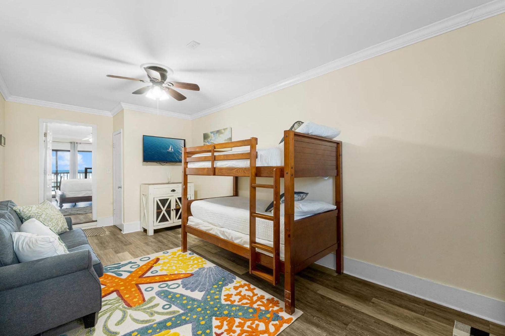 Grill Out With Private Beachfront Views! Apartment Destin