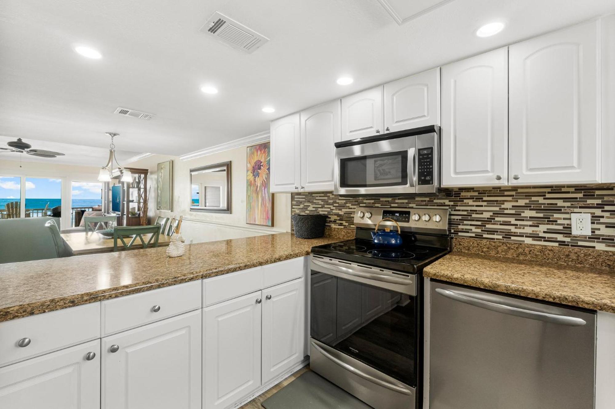 Apartment Grill Out With Private Beachfront Views! *