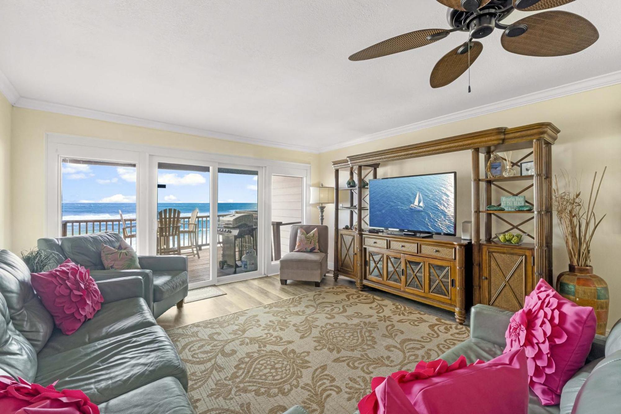Grill Out With Private Beachfront Views! Destin