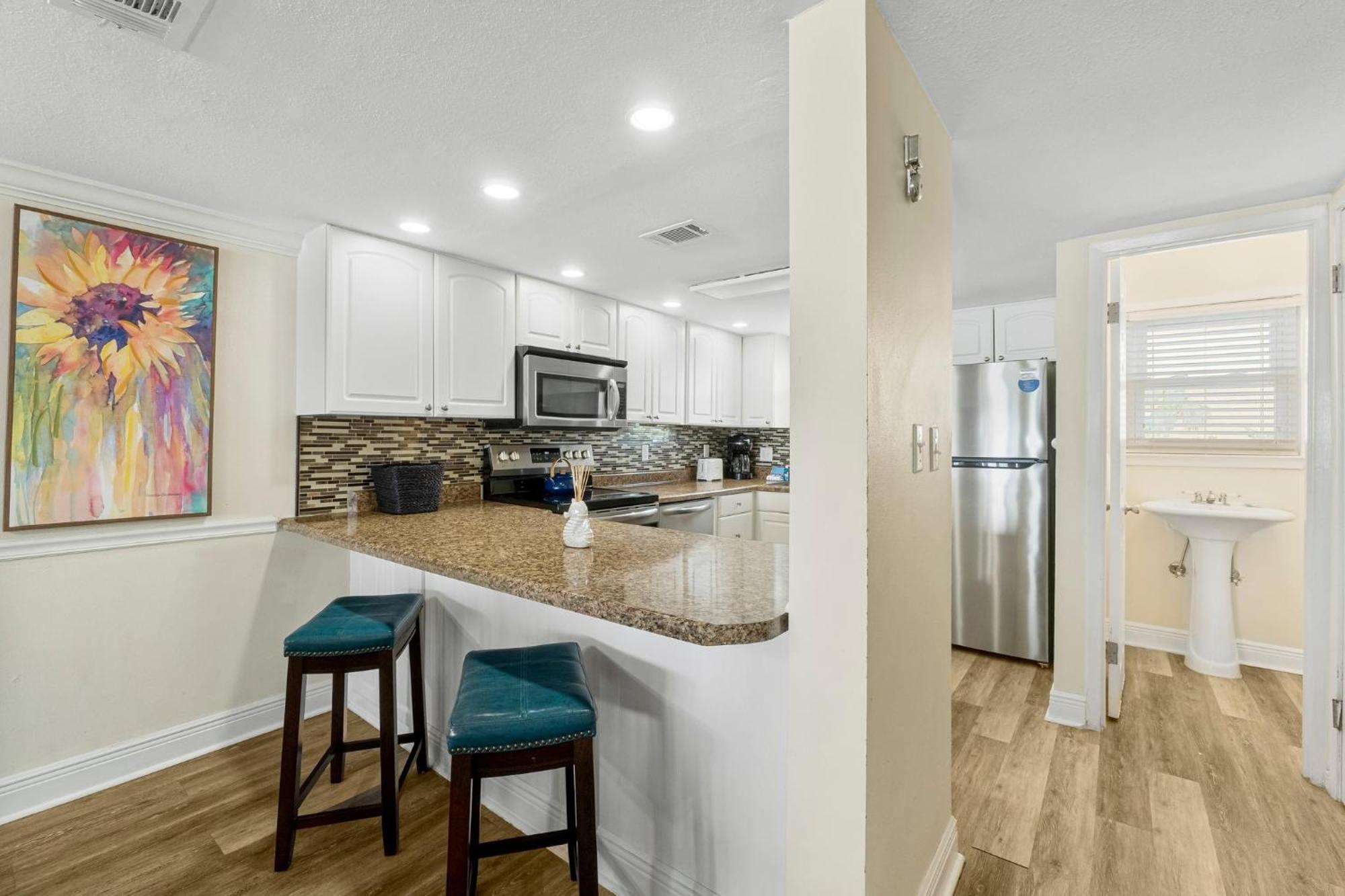 Apartment Grill Out With Private Beachfront Views! *