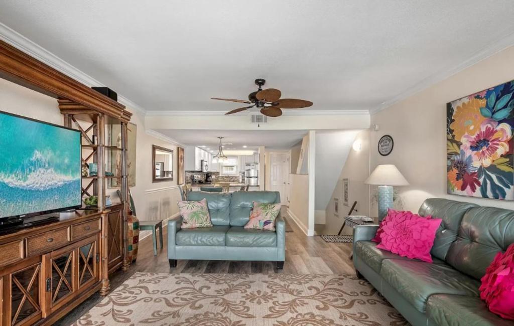 Grill Out With Private Beachfront Views! Apartment Destin