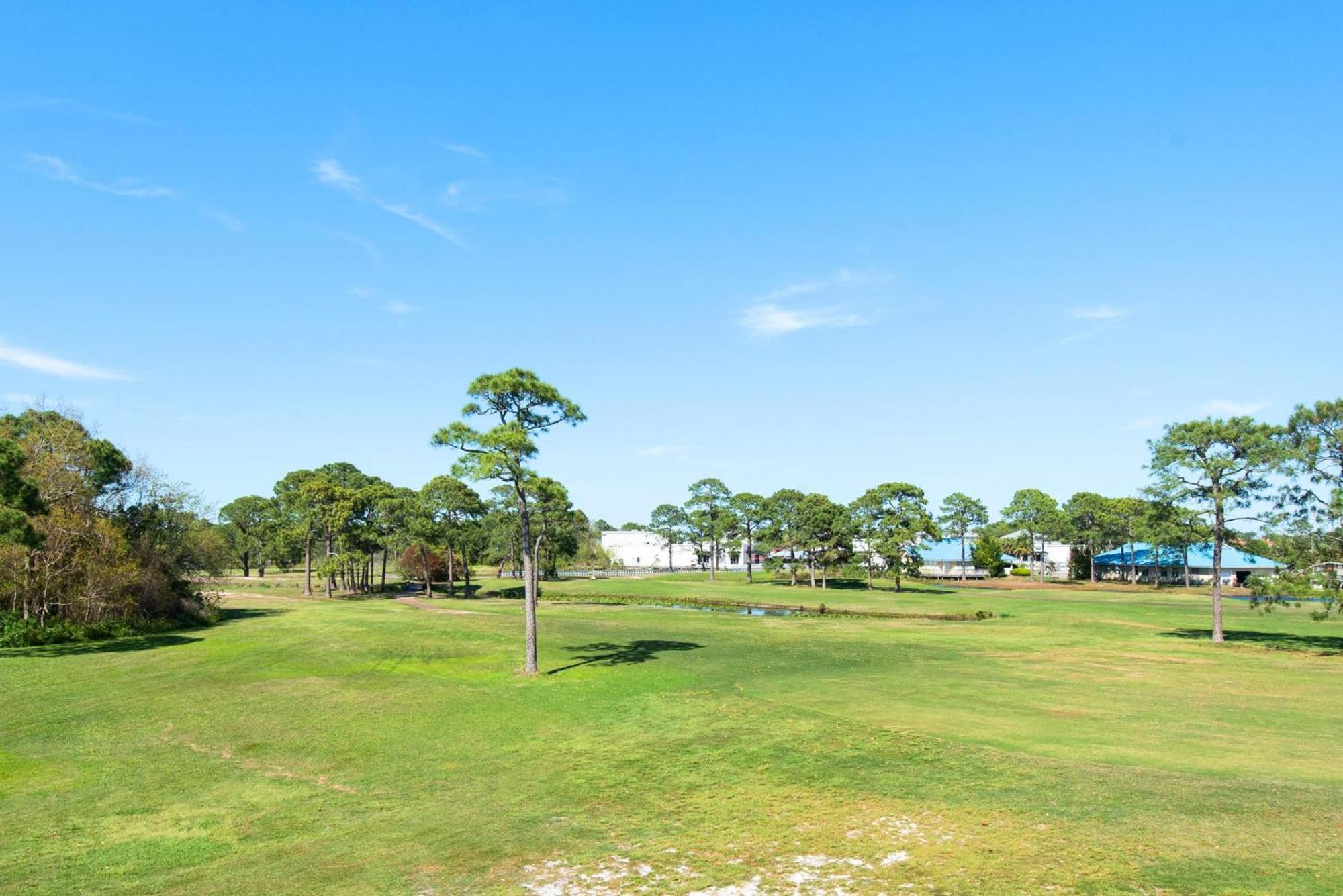 Seascape Golf Coconut Apartment *