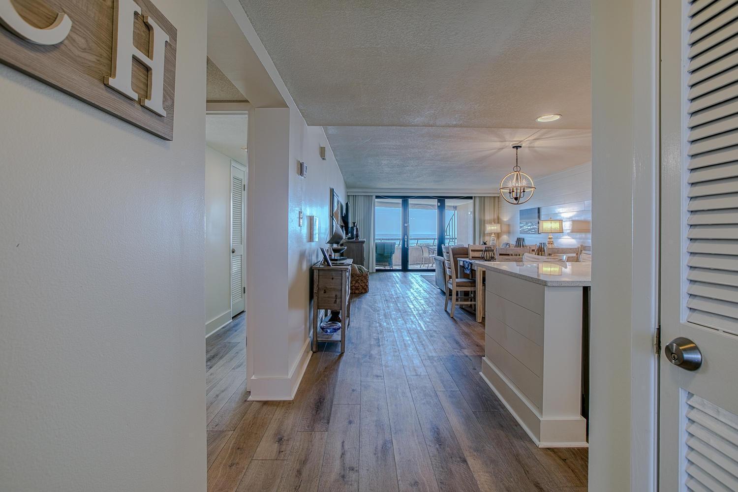 Holiday home Completely Remodeled Gulf Views! Private Balcony *