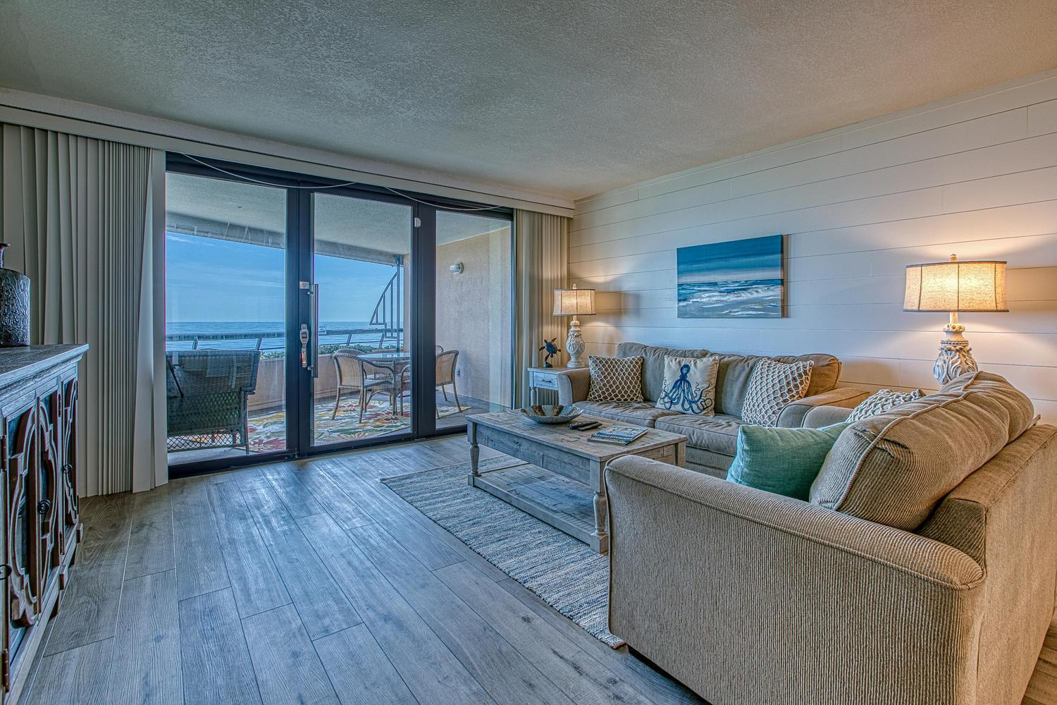 Holiday home Completely Remodeled Gulf Views! Private Balcony