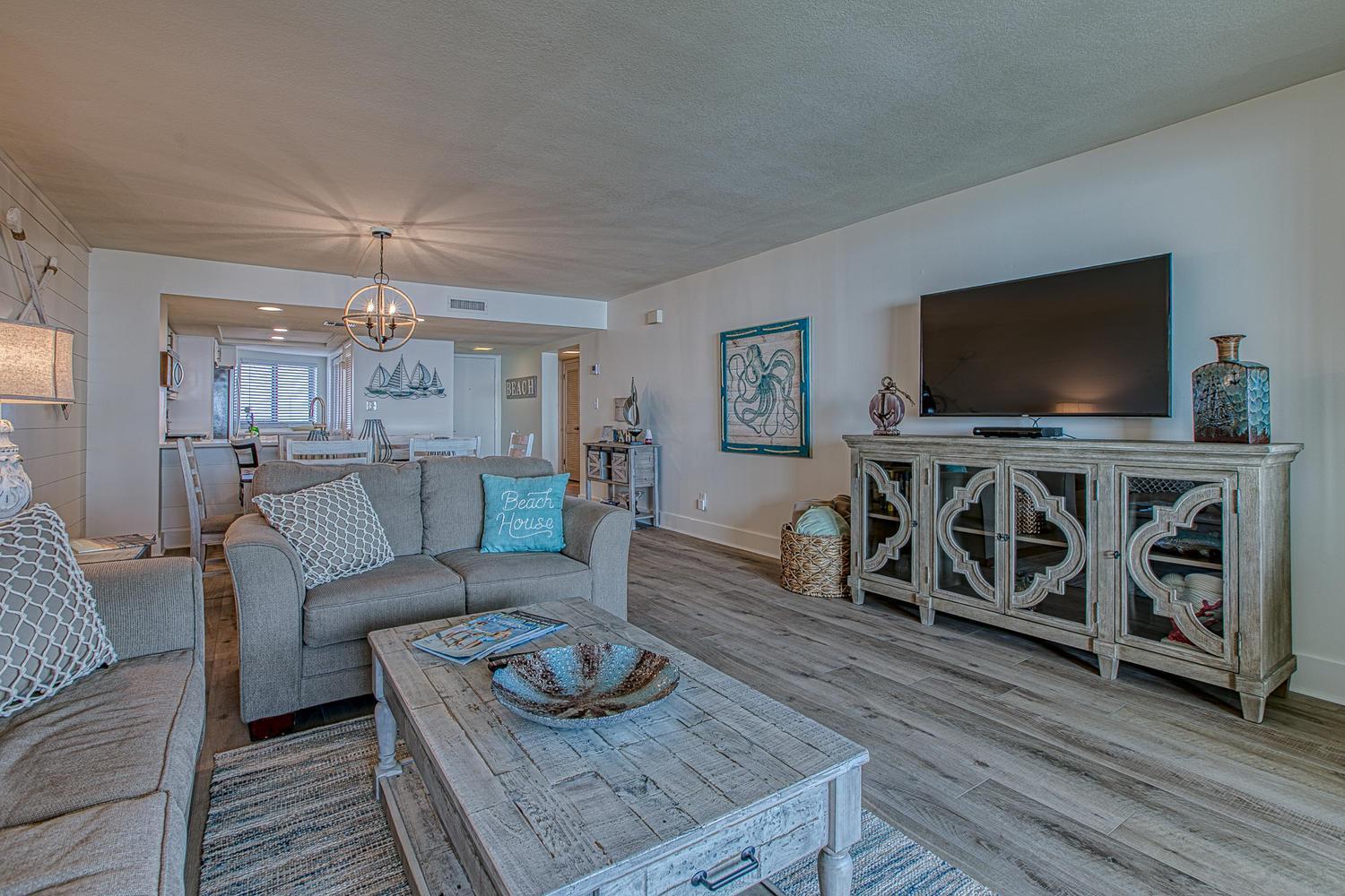 Completely Remodeled Gulf Views! Private Balcony Holiday home Destin