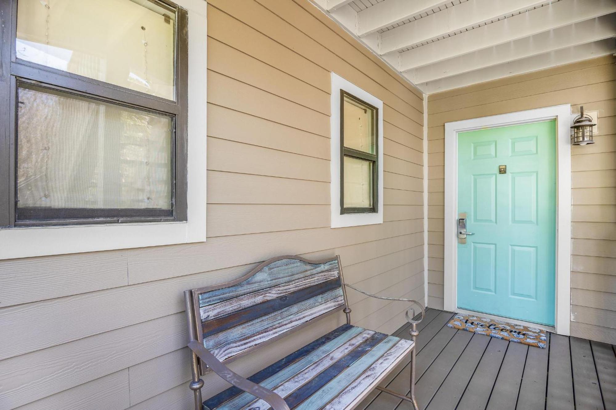 819 Harbour Point 'steel Magnolia On The Bay' *