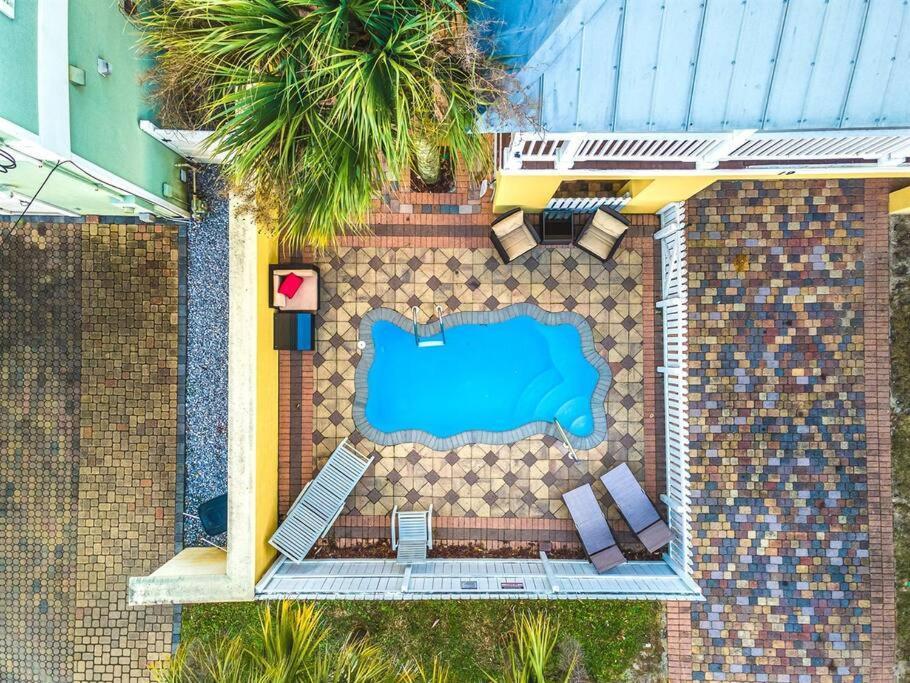 Frangista Hideaway *