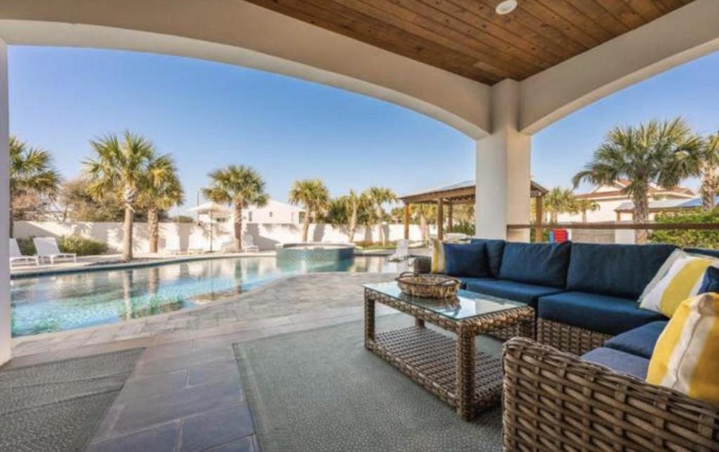 Blue Whale Your Luxury Escape Destin