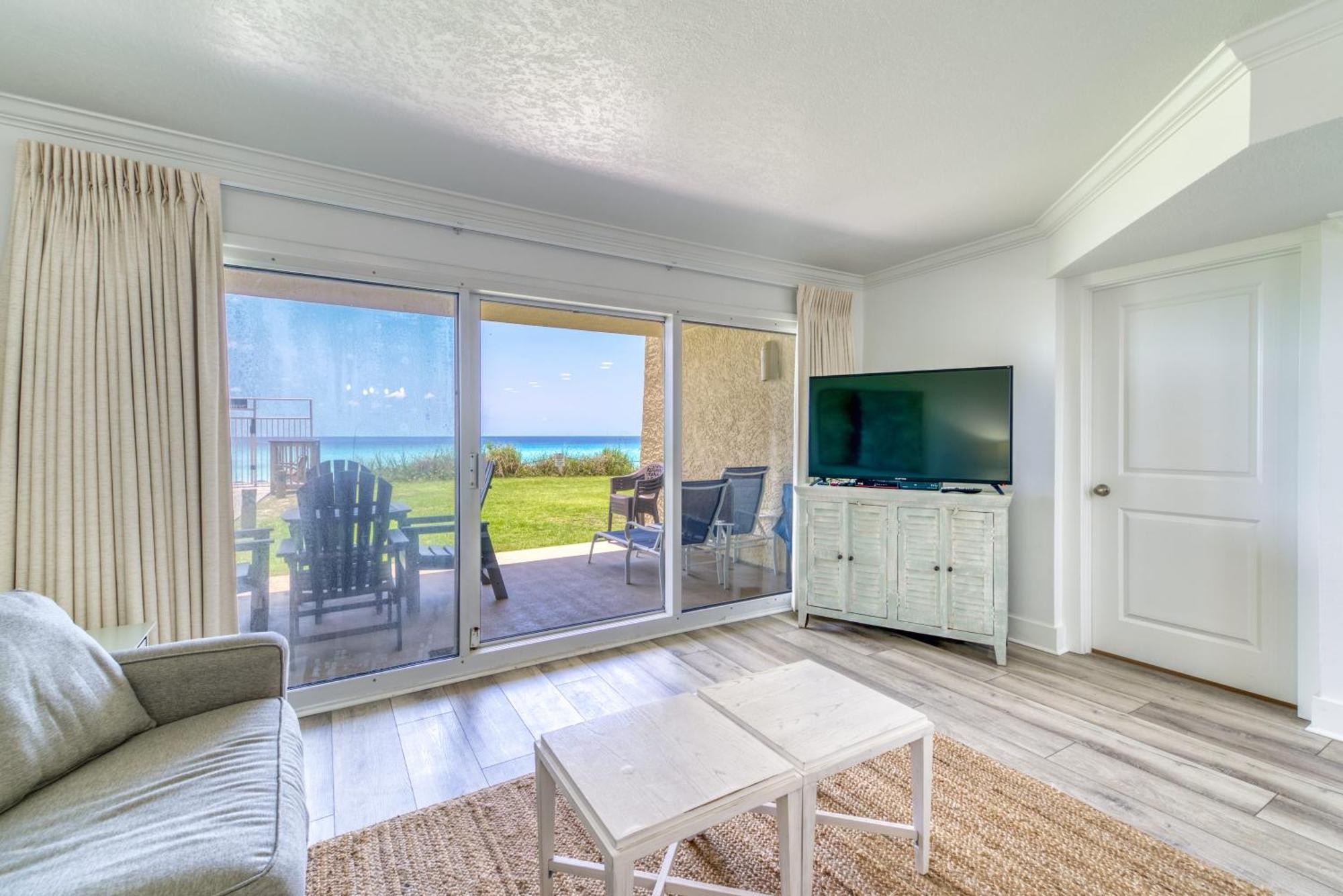 House B105 - Beachfront With Pool, Wifi, & Service Destin