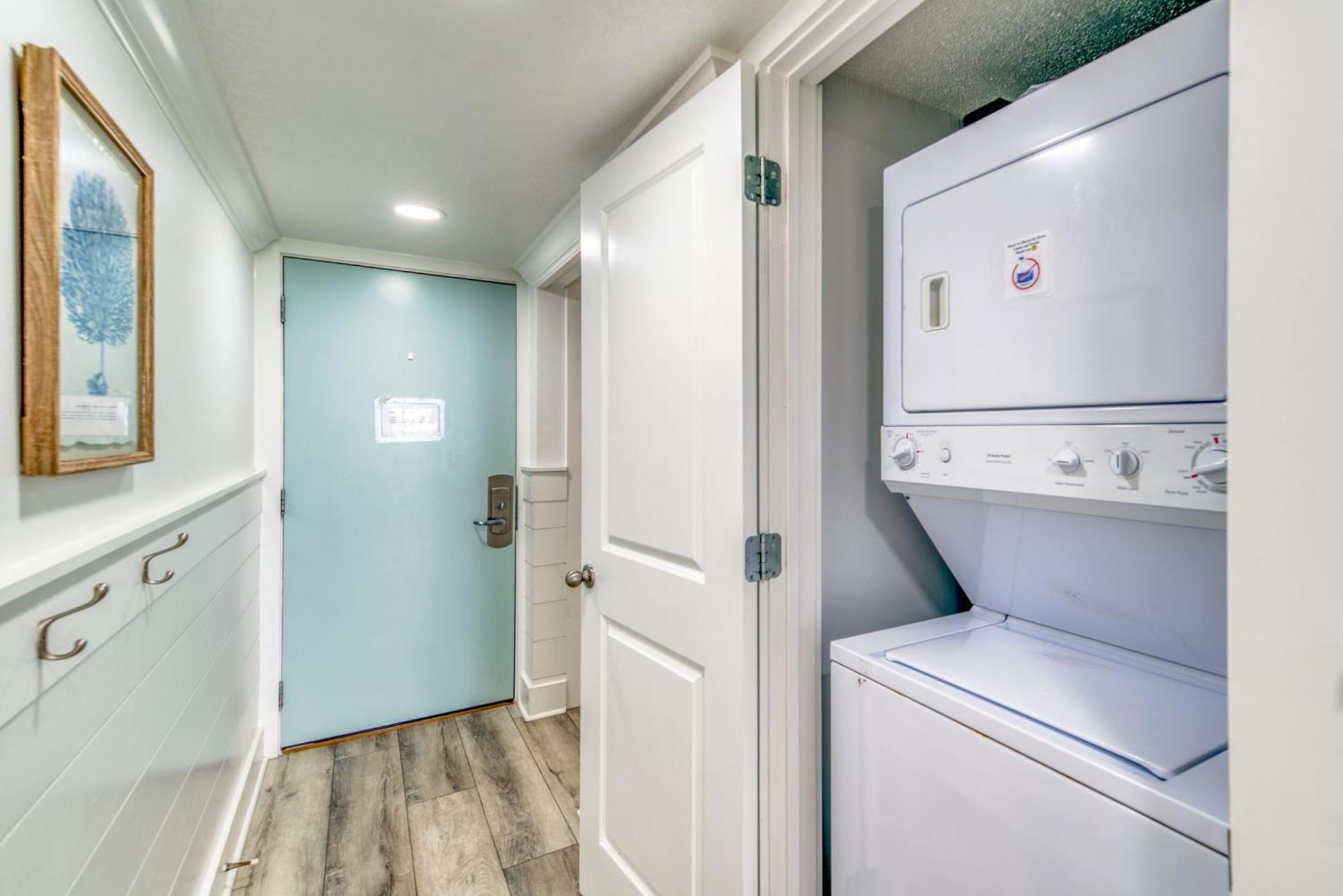 House B105 - Beachfront With Pool, Wifi, & Service Apartment Destin