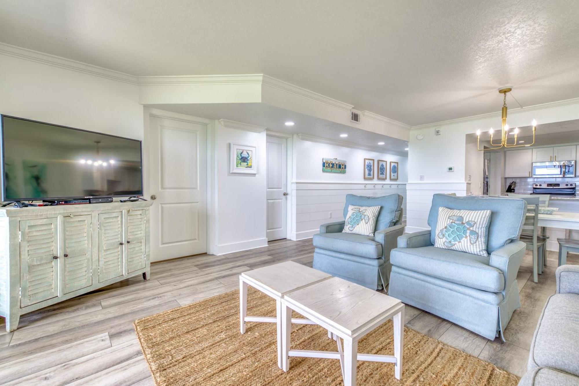 House B105 - Beachfront With Pool, Wifi, & Service * Destin