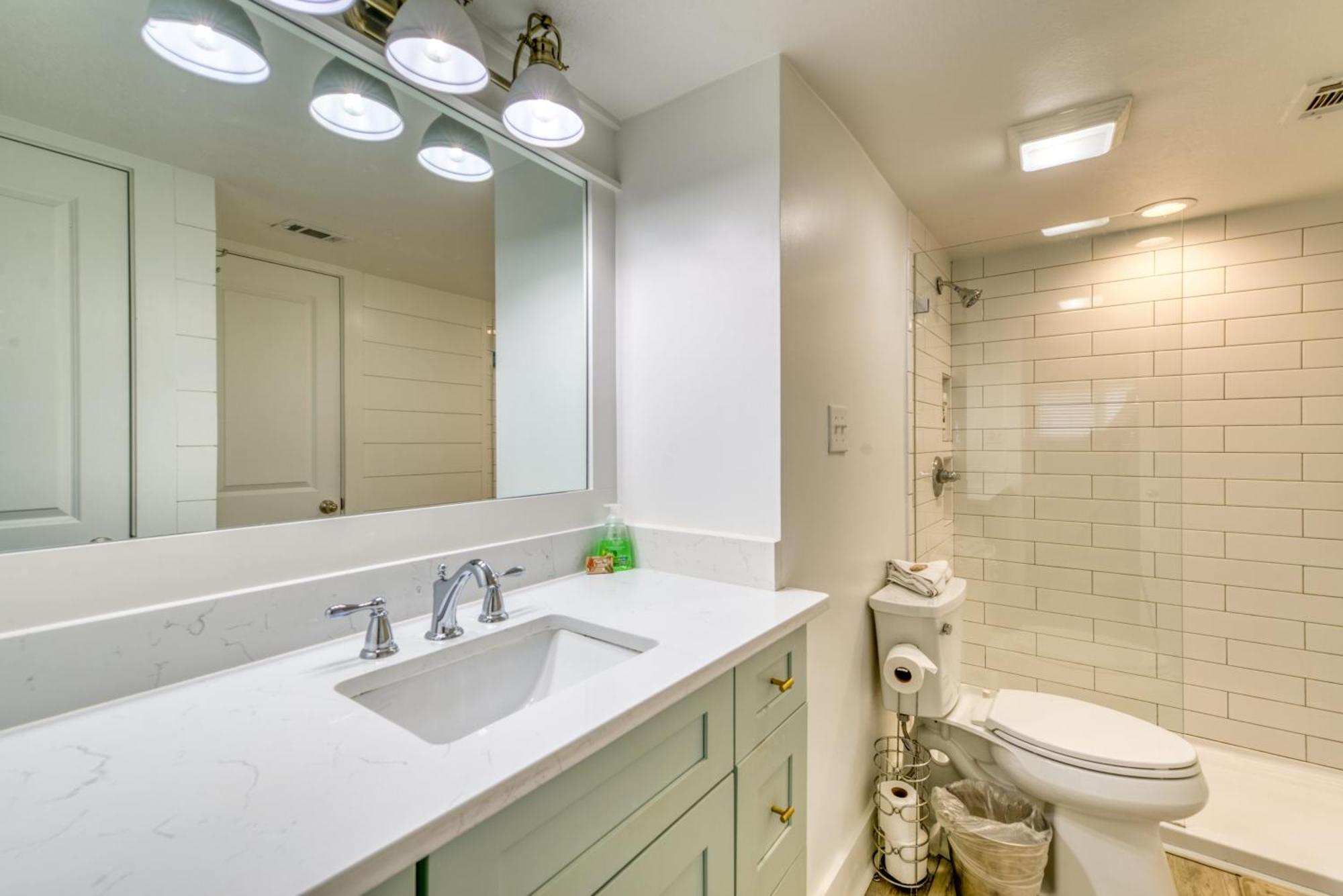 House B105 - Beachfront With Pool, Wifi, & Service Destin