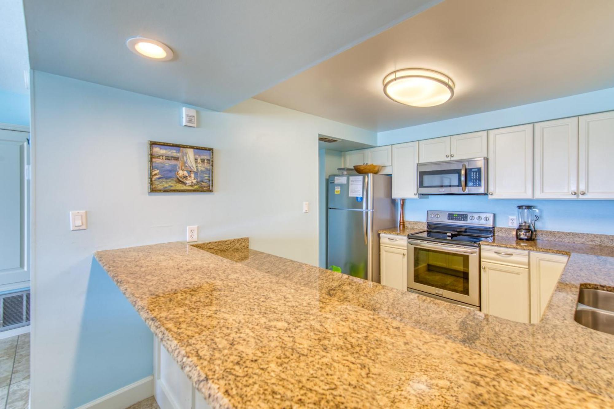 House C204 - Beachfront With Pool, Wifi, & Service