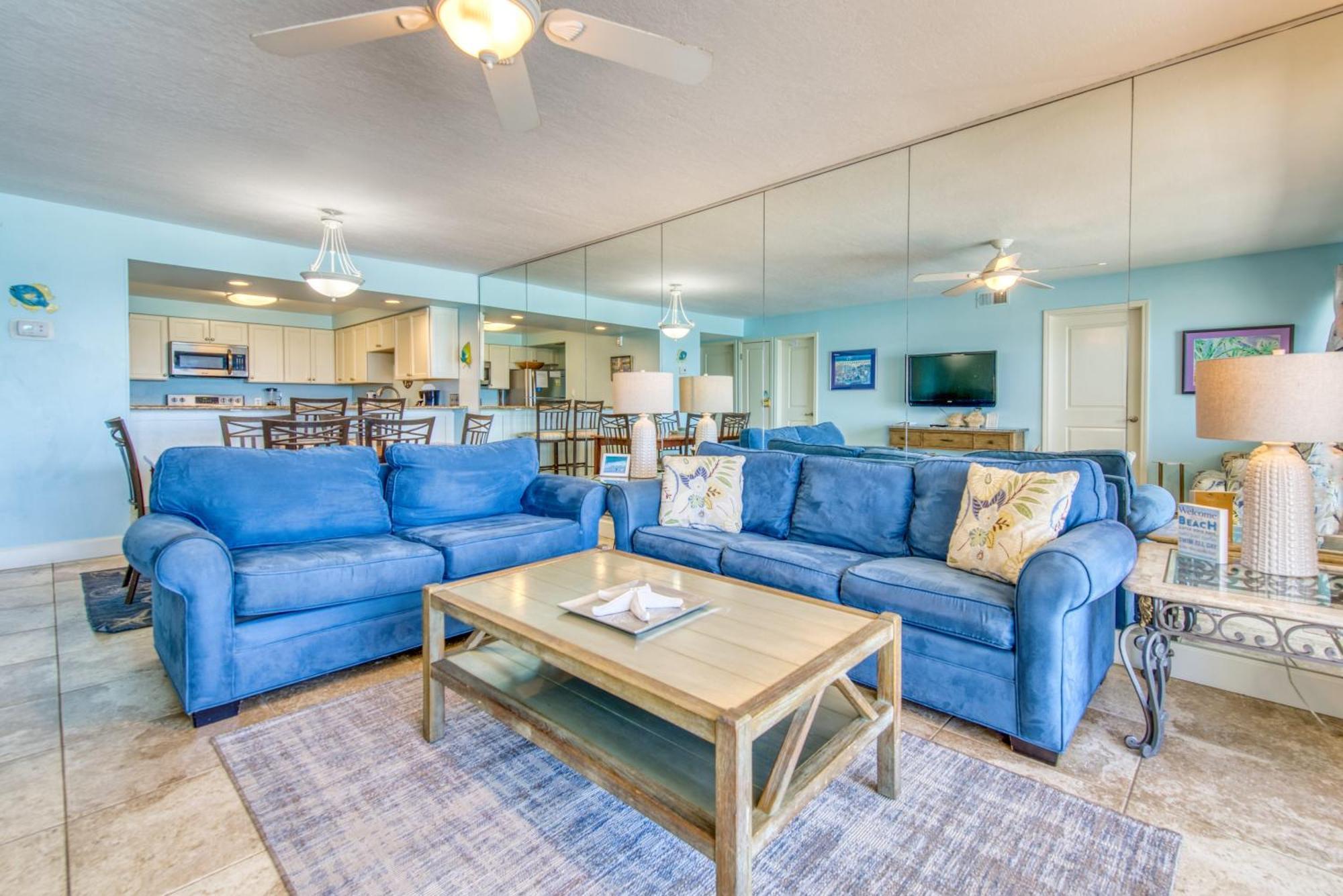 House C204 - Beachfront With Pool, Wifi, & Service