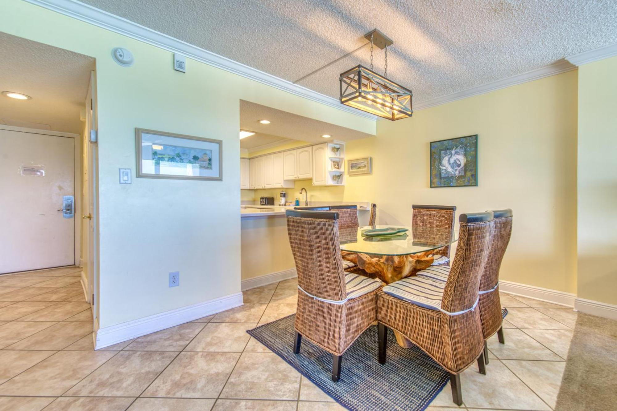 Apartment House A403 - Beachfront With Pool, Wifi, & Service *