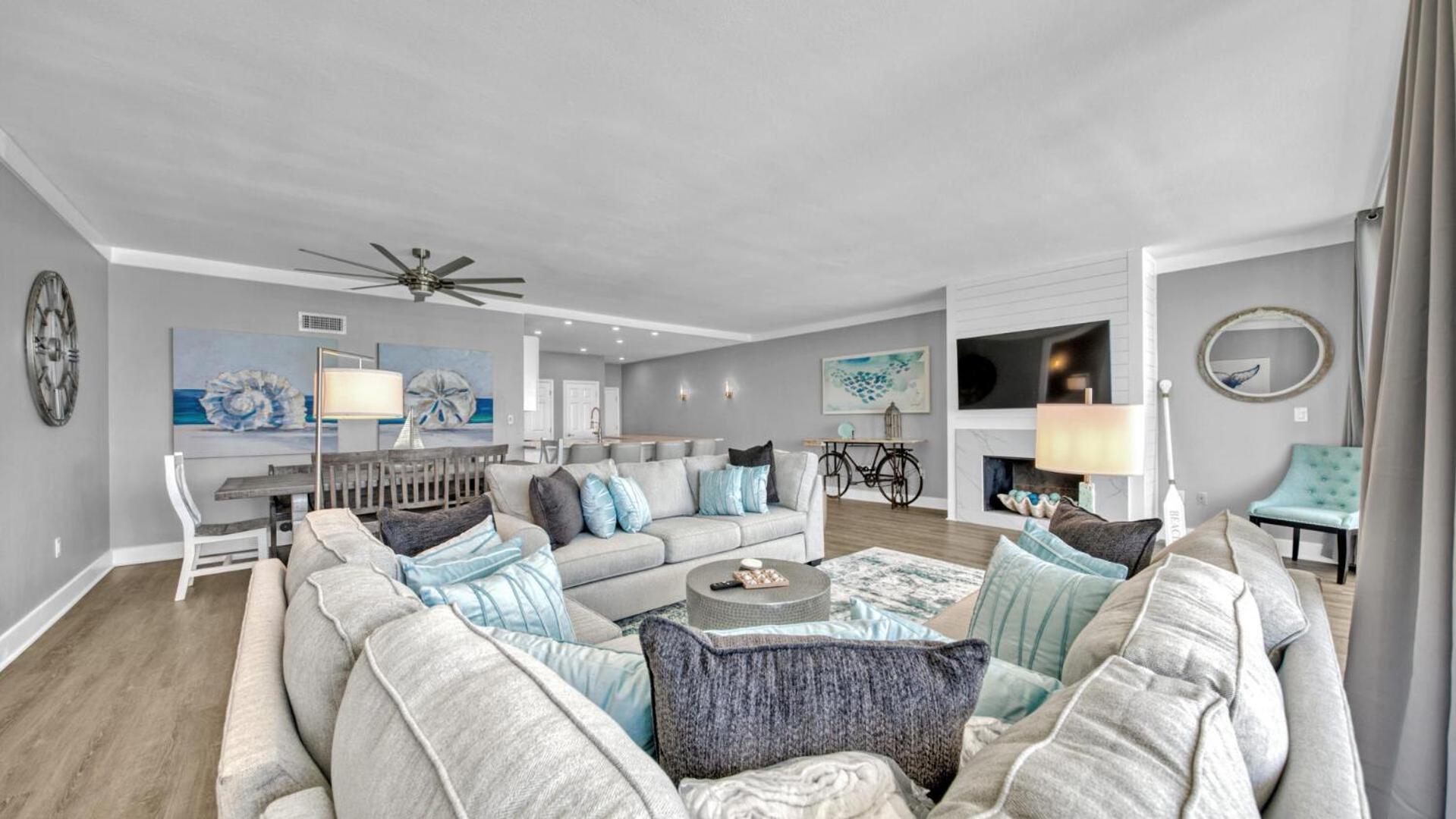 Completely Renovated Luxury 3 Bedroom Front In Destin! Holiday home *