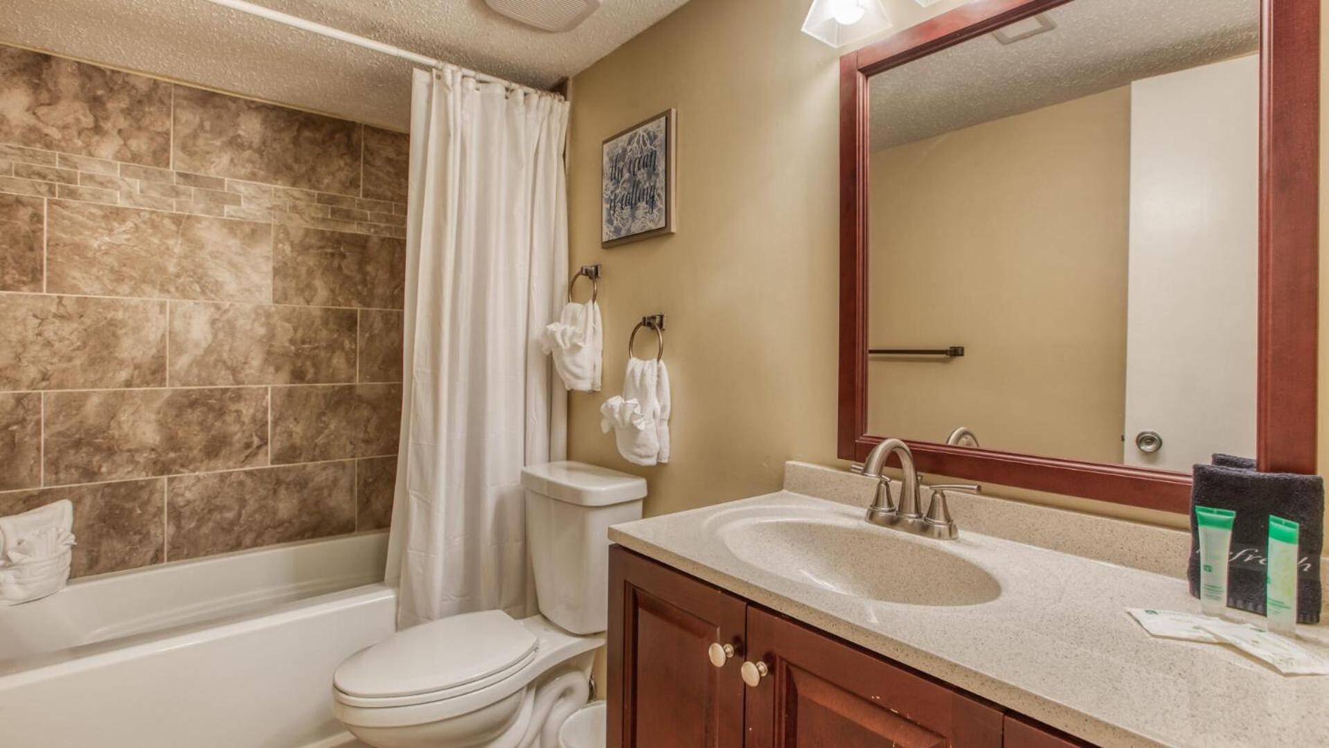 Botel Cozy Renovated Ground Floor Unit - Golf - On The Golf Course