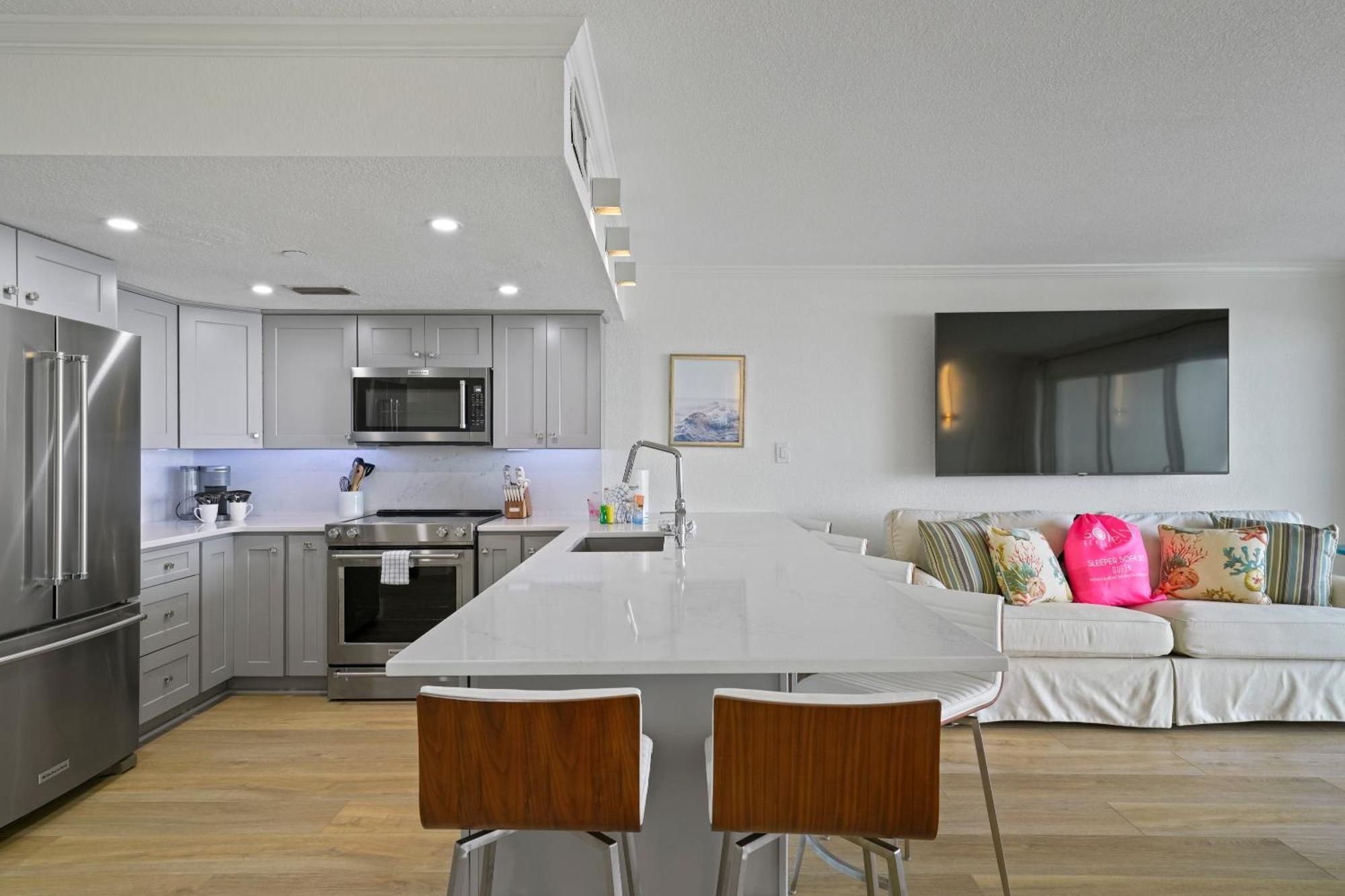 New Listing! Just Renovated! 1br 2ba Condo! Apartment Destin