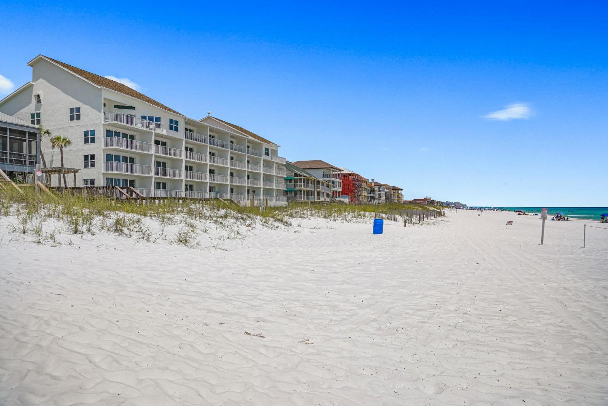 New Listing! Just Renovated! 1br 2ba Condo! Apartment