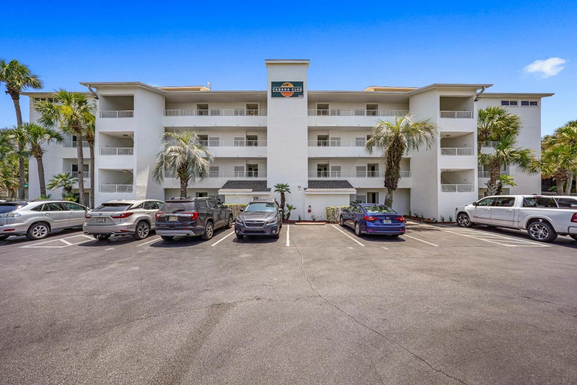 New Listing! Just Renovated! 1br 2ba Condo! Apartment *