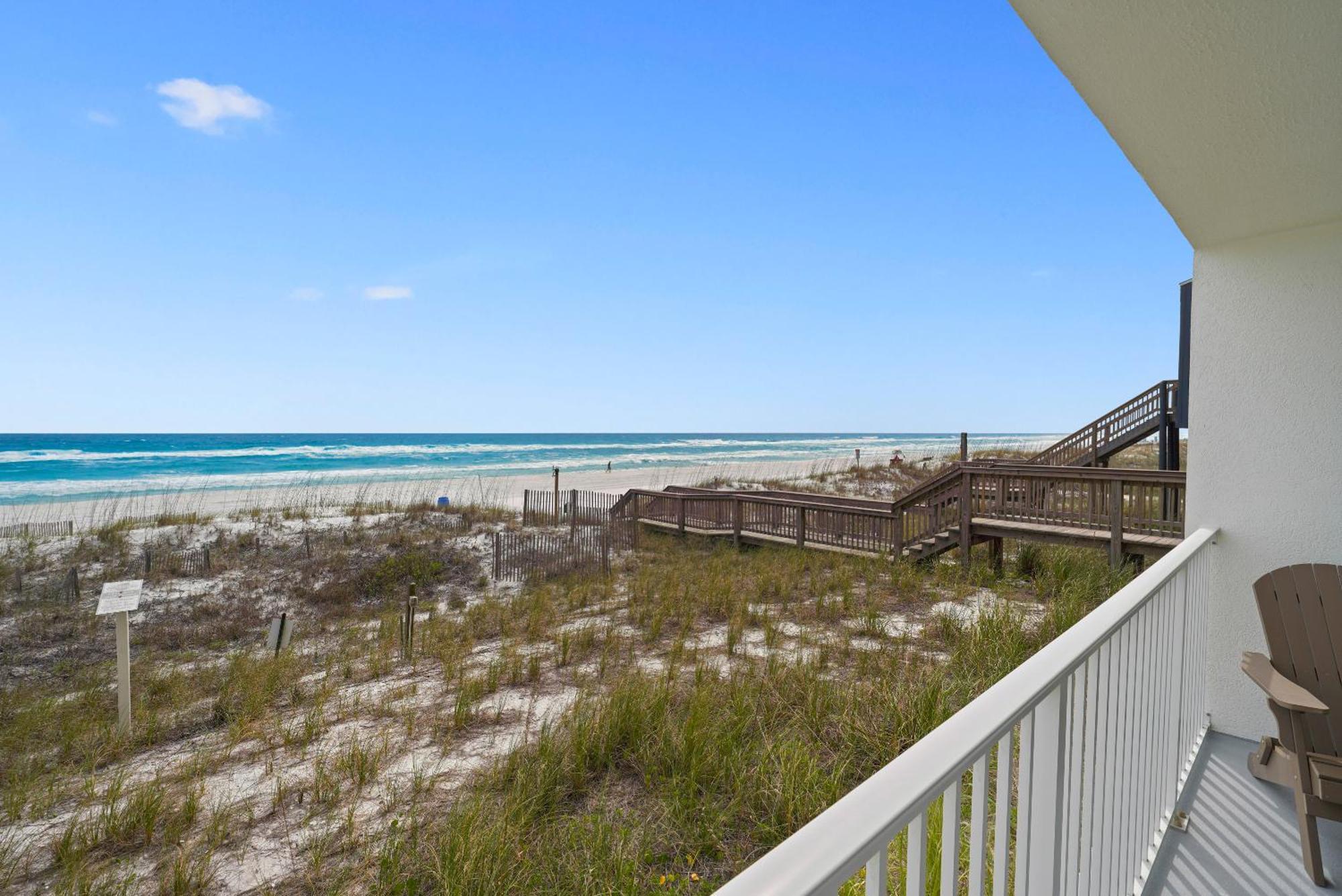 New Listing! Just Renovated! 1br 2ba Condo! Apartment *