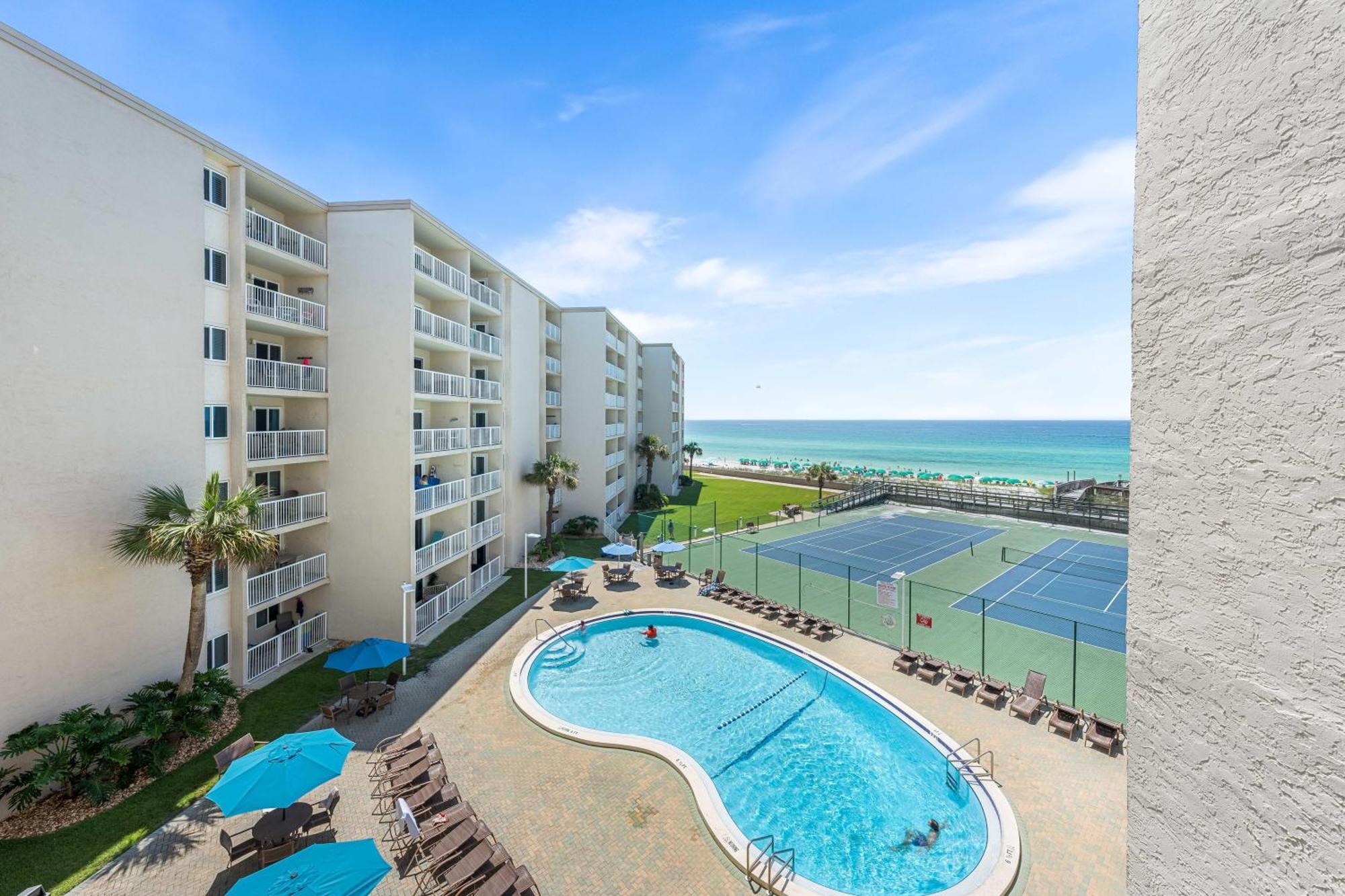 Surf And Racquet Unit 410 *