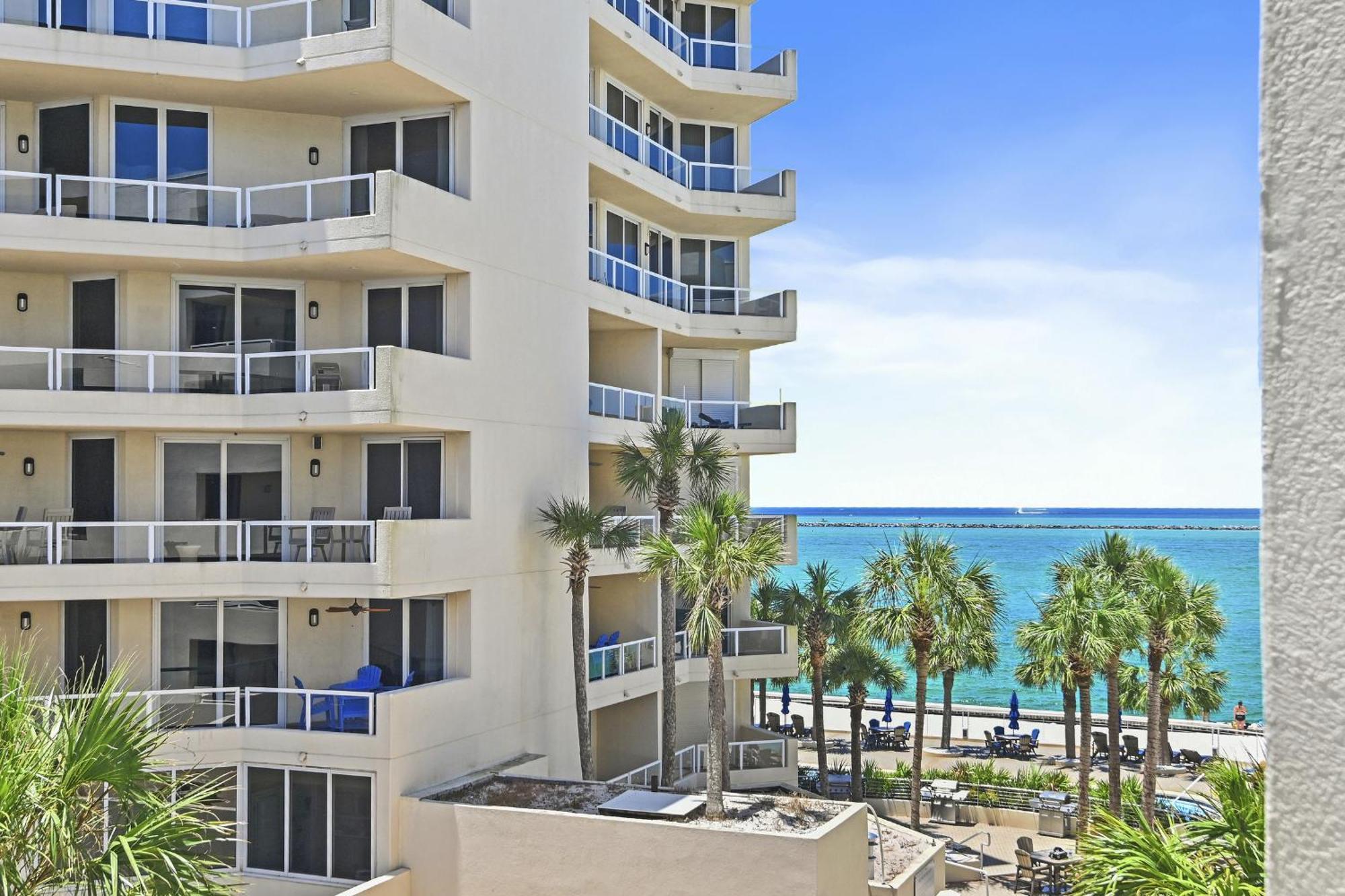 Apartment East Pass Towers 303n