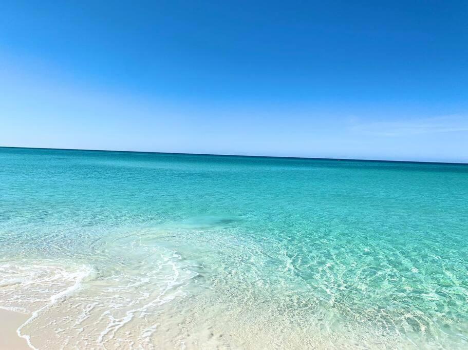Gulf Views, Steps To Beach, Pool, Walk To Dining