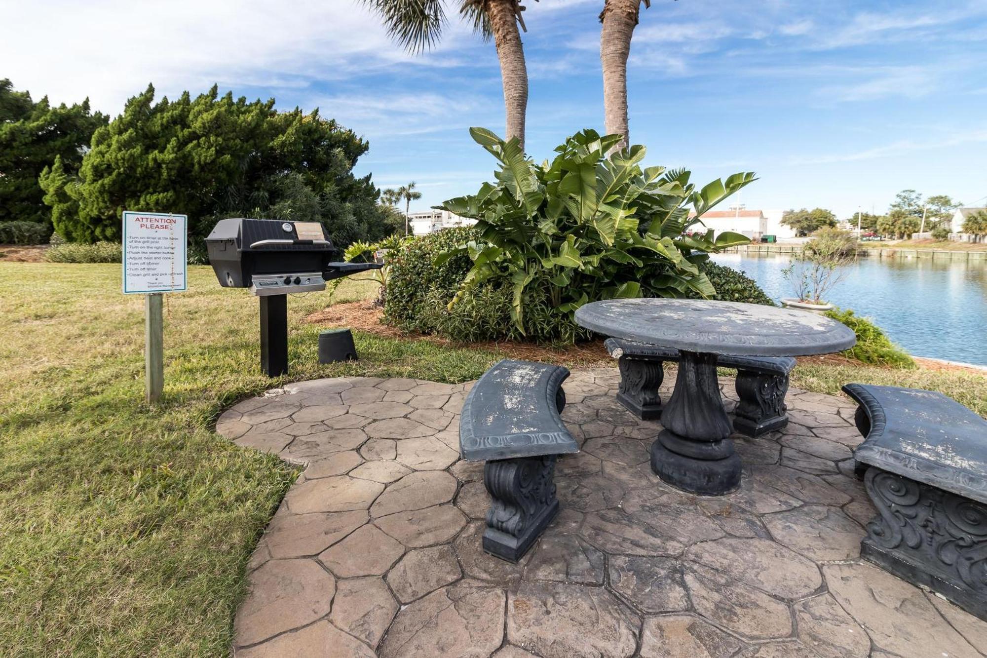 Apartment Slt #2043 - Stunning View! Free Service!