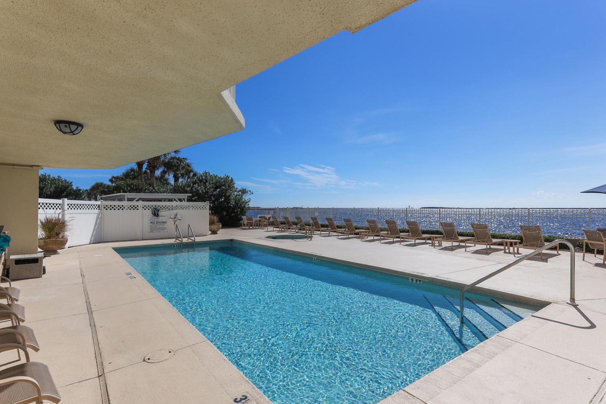 Apartment Waterview Towers Yacht Club 532- By Isle