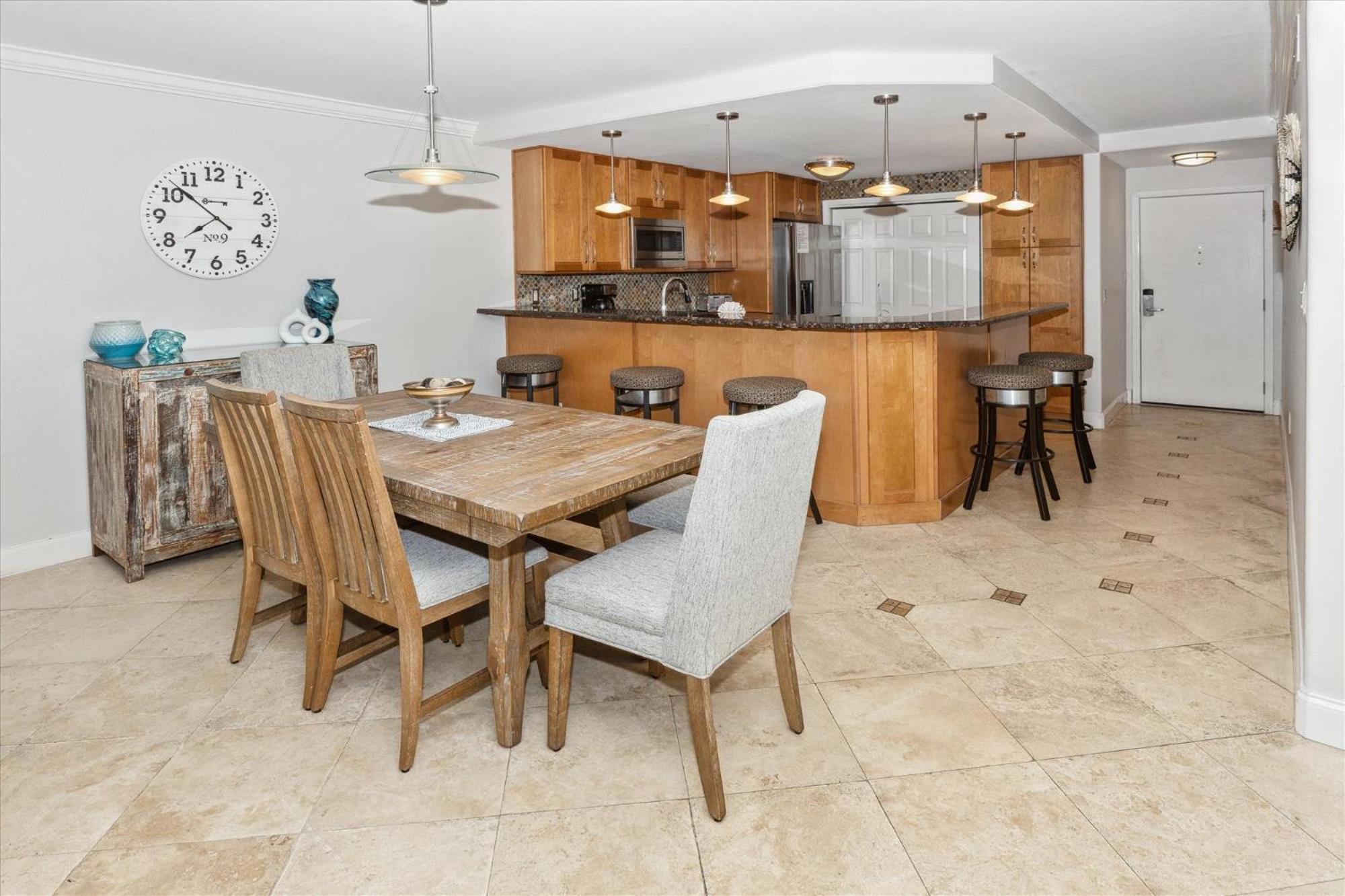 Shoreline Towers 1052- By Isle Apartment Destin