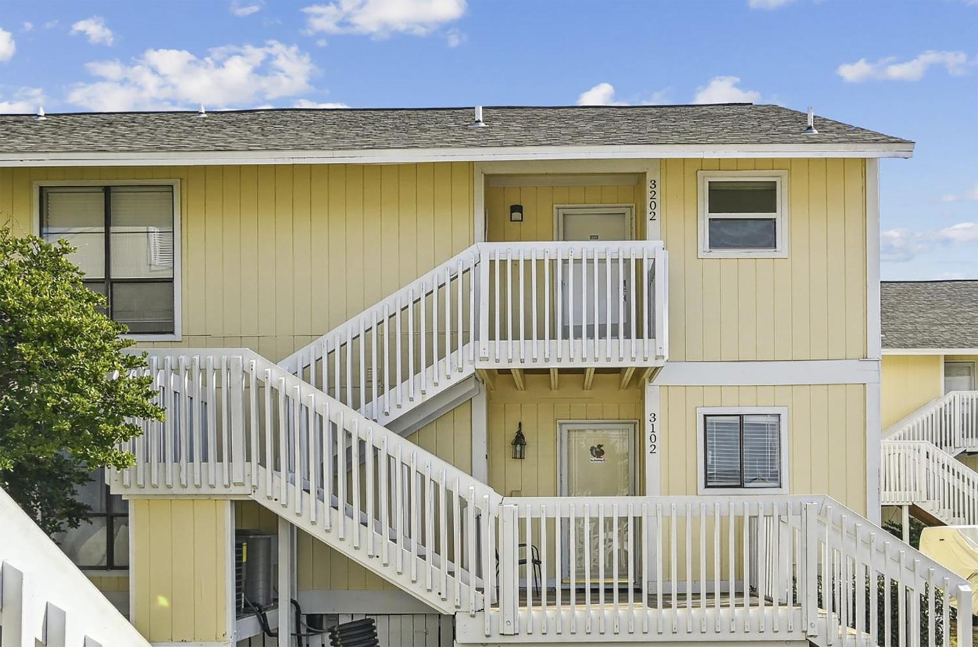 Sandpiper Cove 3202- By Isle Apartment