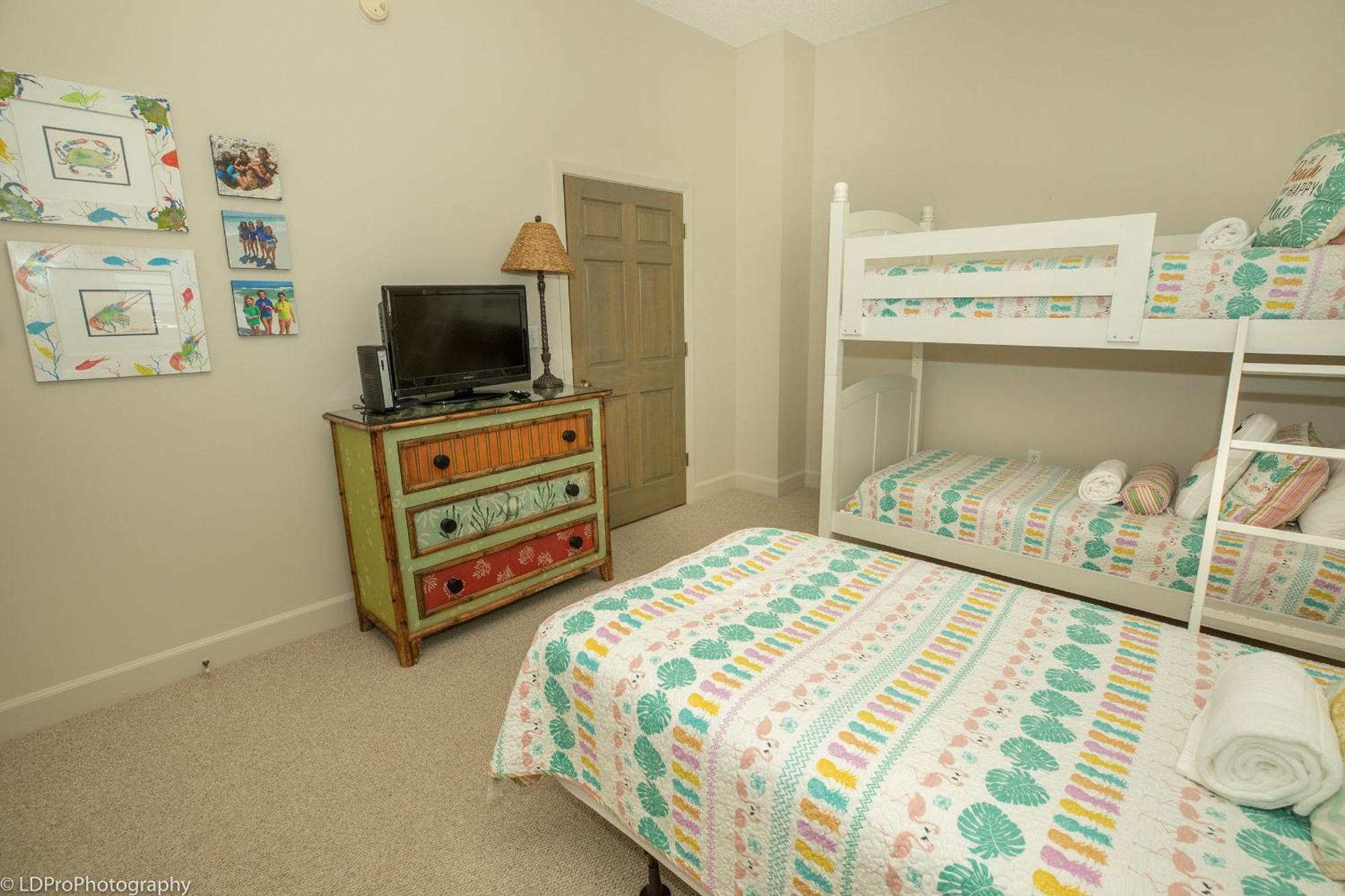 Apartment Oceania 906- By Isle