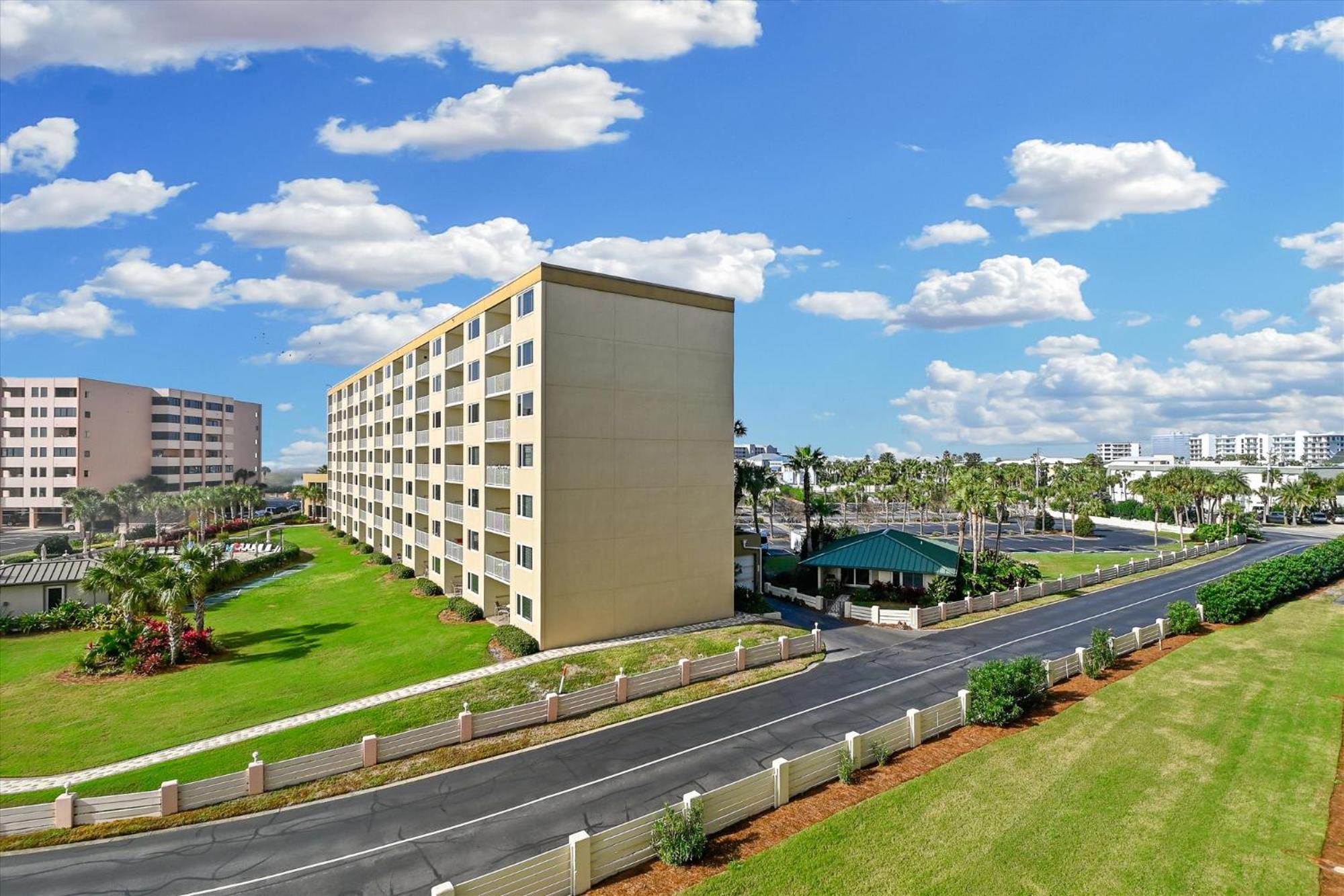 Inlet Reef 312- By Isle Apartment *