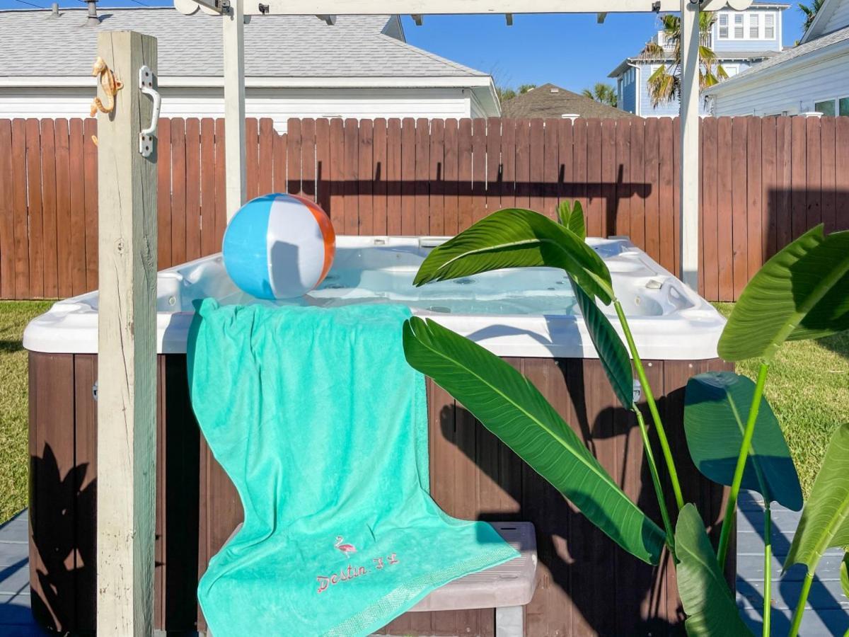 Seas The Moment Pool & Hot Tub Golf Cart Deals Holiday home *