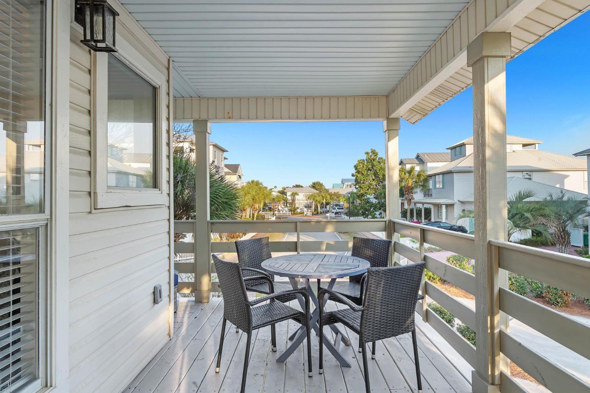 Holiday home Gulf Views, Steps To Beach, Pool, Walk To Dining Destin
