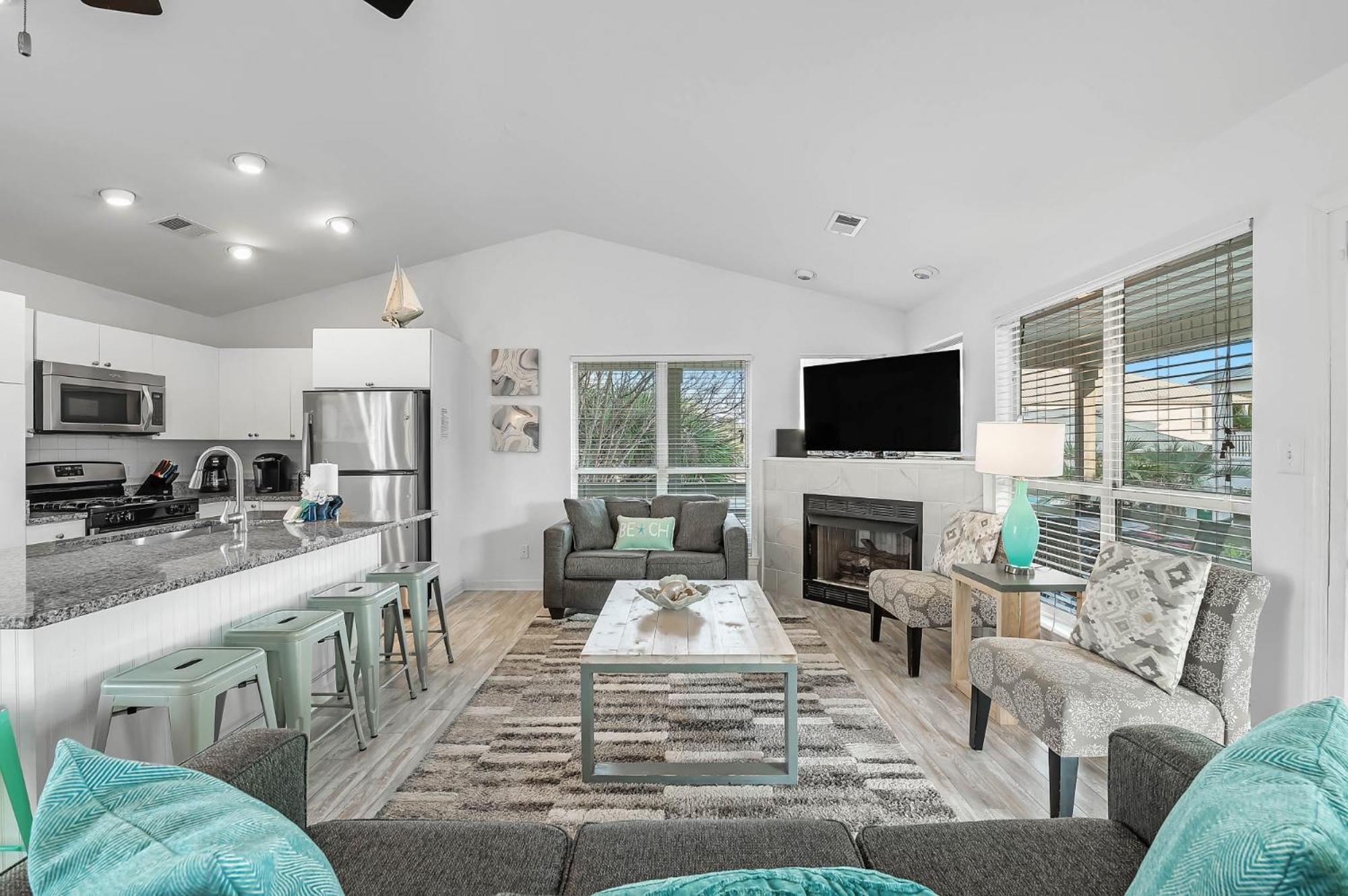 Holiday home Gulf Views, Steps To Beach, Pool, Walk To Dining Destin