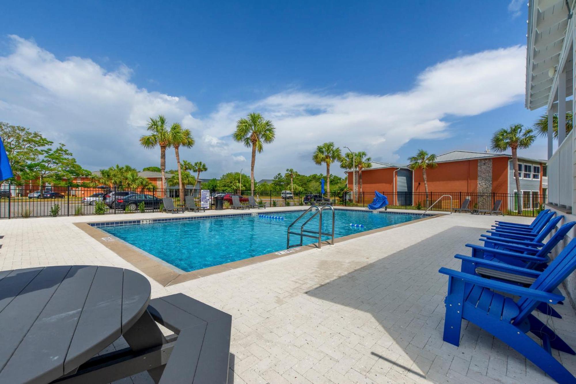 Emerald Escape Peekaboo View 3 Pools Holiday home Destin