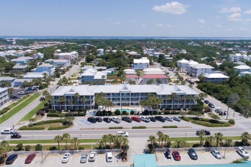 Gulf View, Easy Access, Heated Pool, Hot Tub Apartment