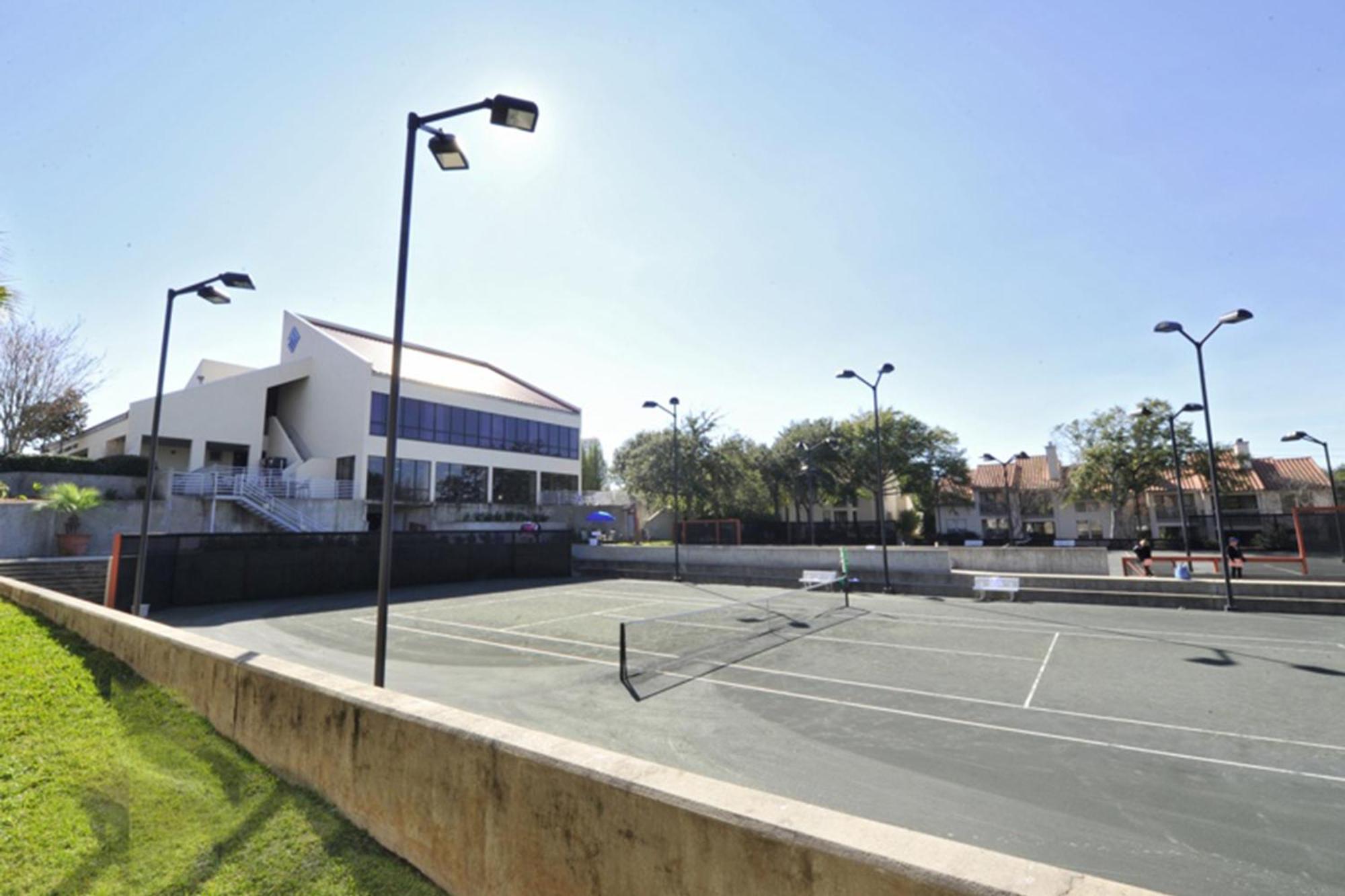 Tops'l Tennis Village 23 *