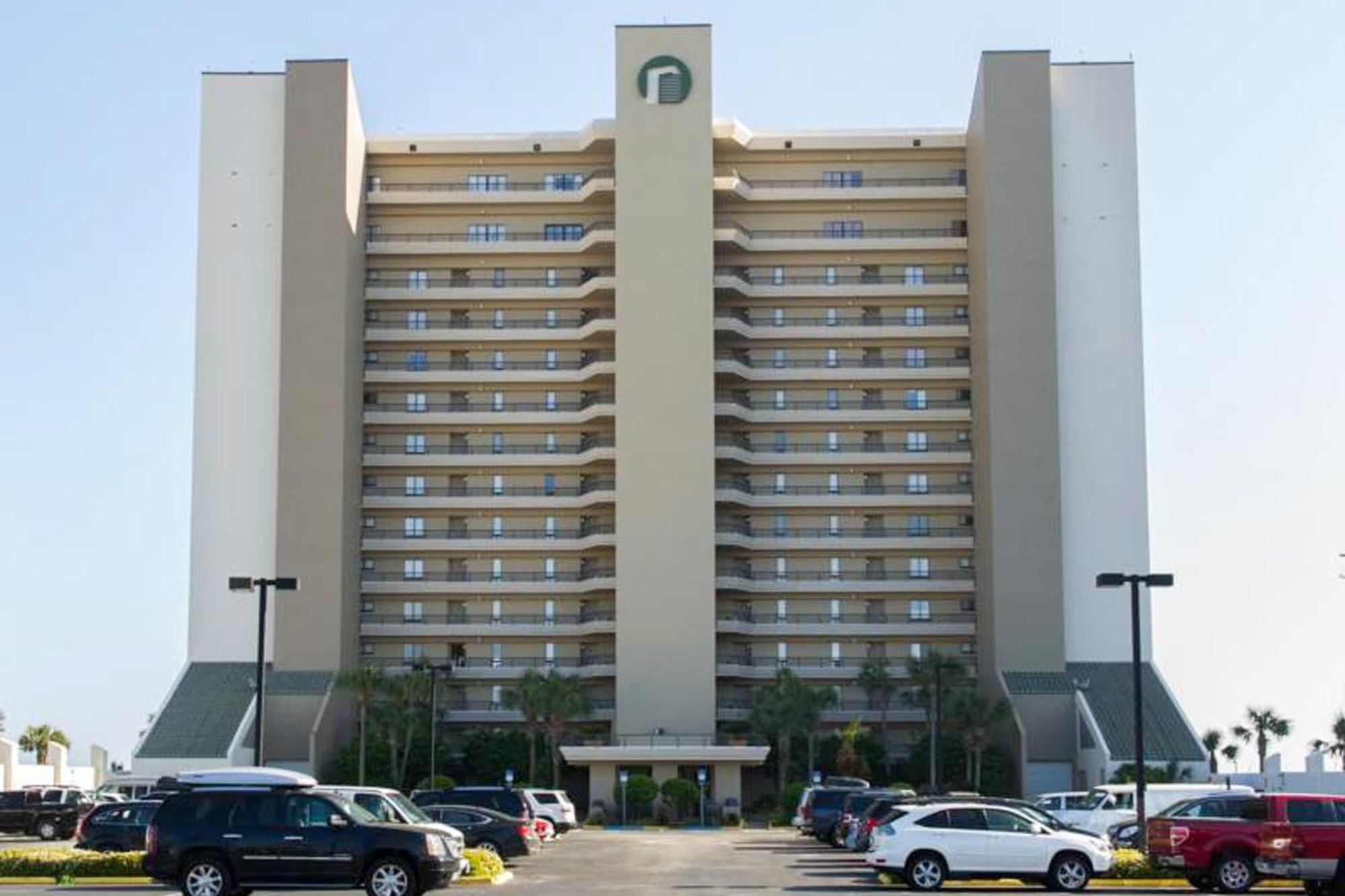 Emerald Towers Ii Apartment *