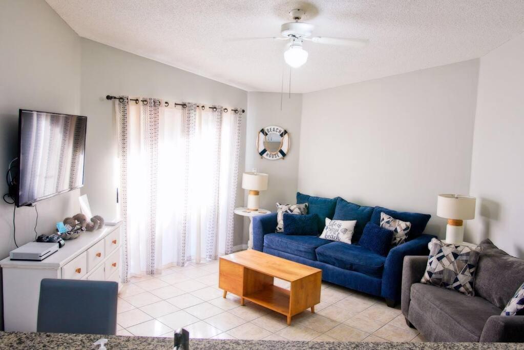 Private With Seasonal Chair Service And Heated Pool Apartment